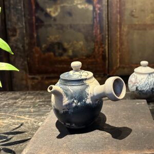 墨荷側把壺